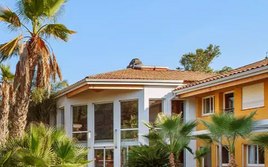 Mougins (06) (06)
